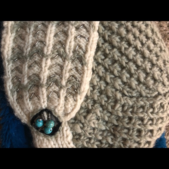 Flapper-Style Knit Hat - Picture 2 of 4